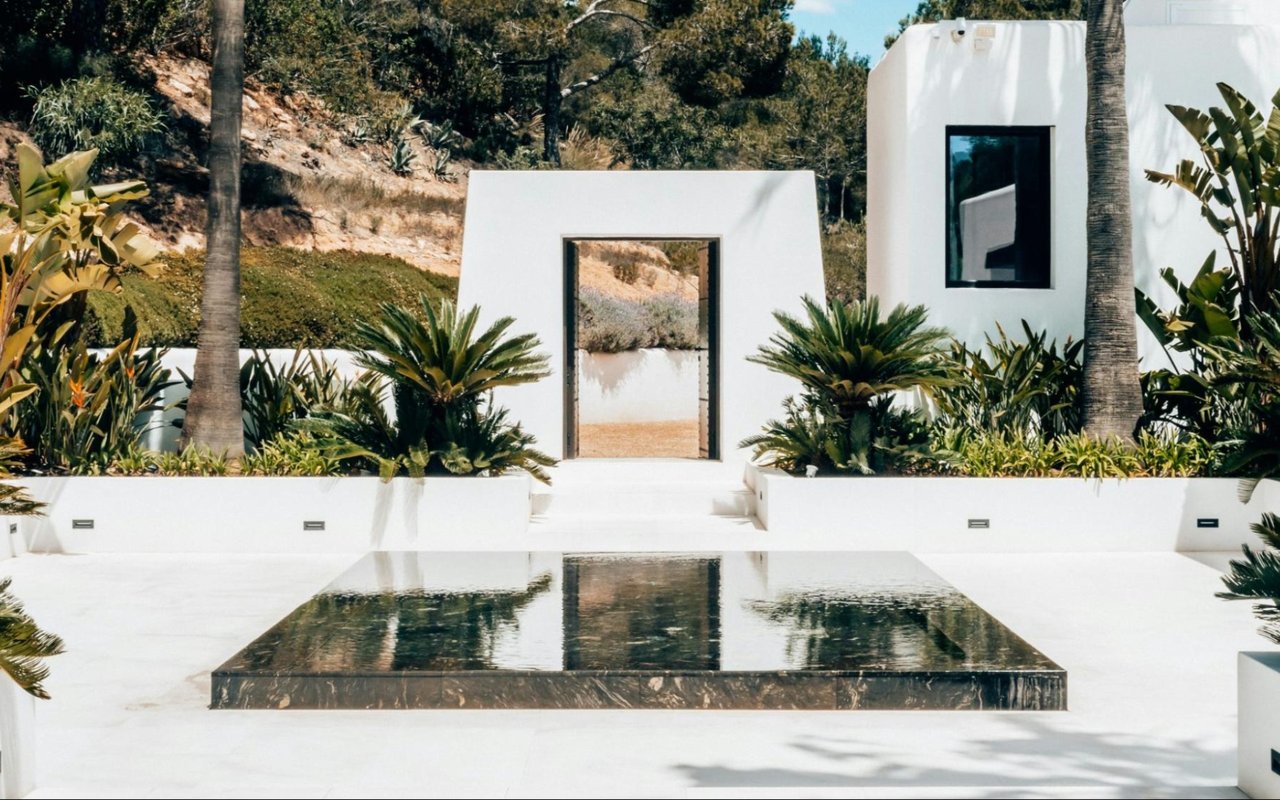 How to Boost Your Home's Curb Appeal in One Weekend