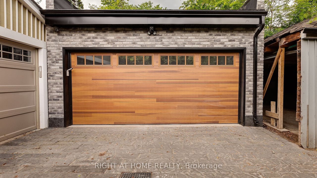 YORKVILLE FORESTY LUXURY