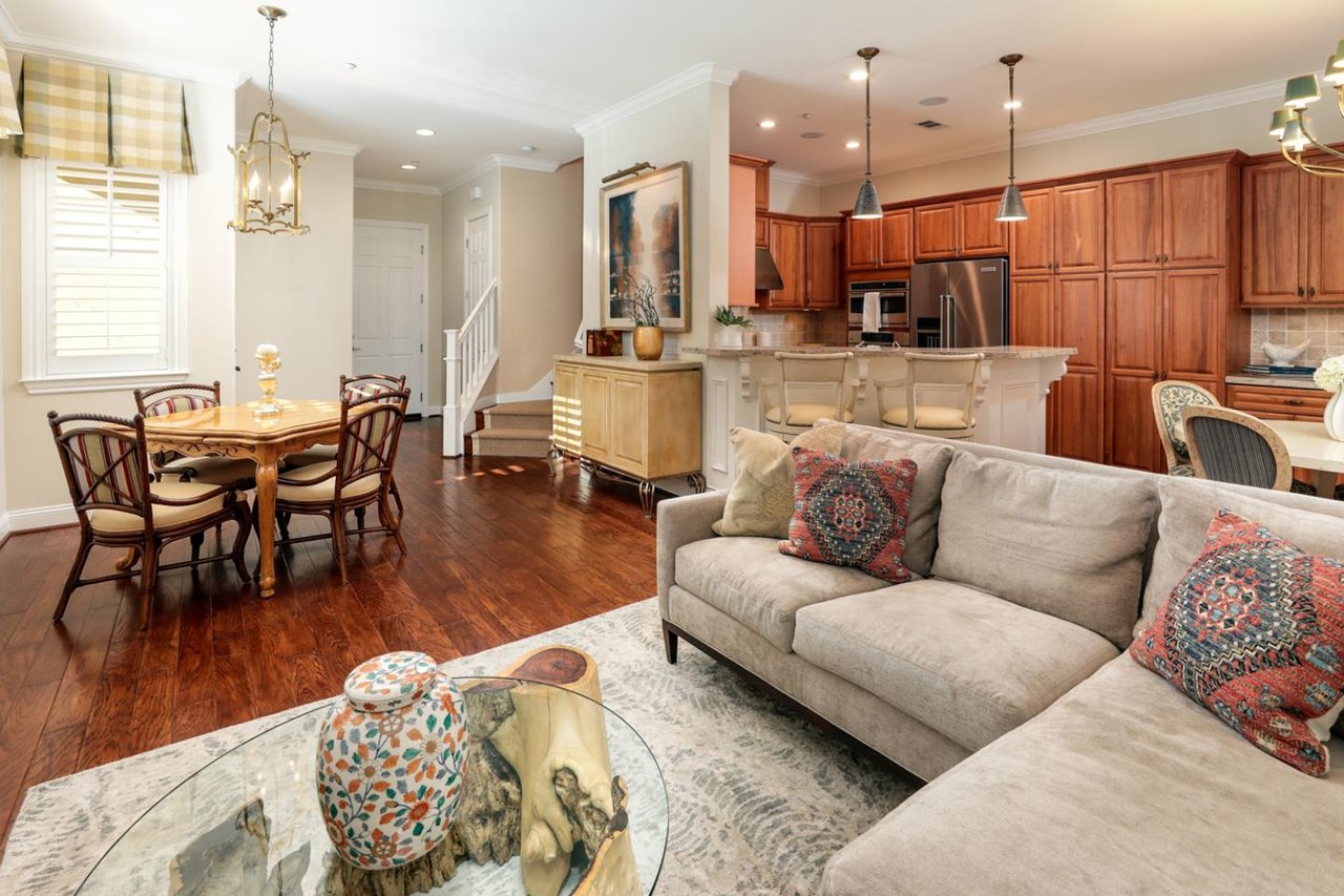 2818 Paseo Lane