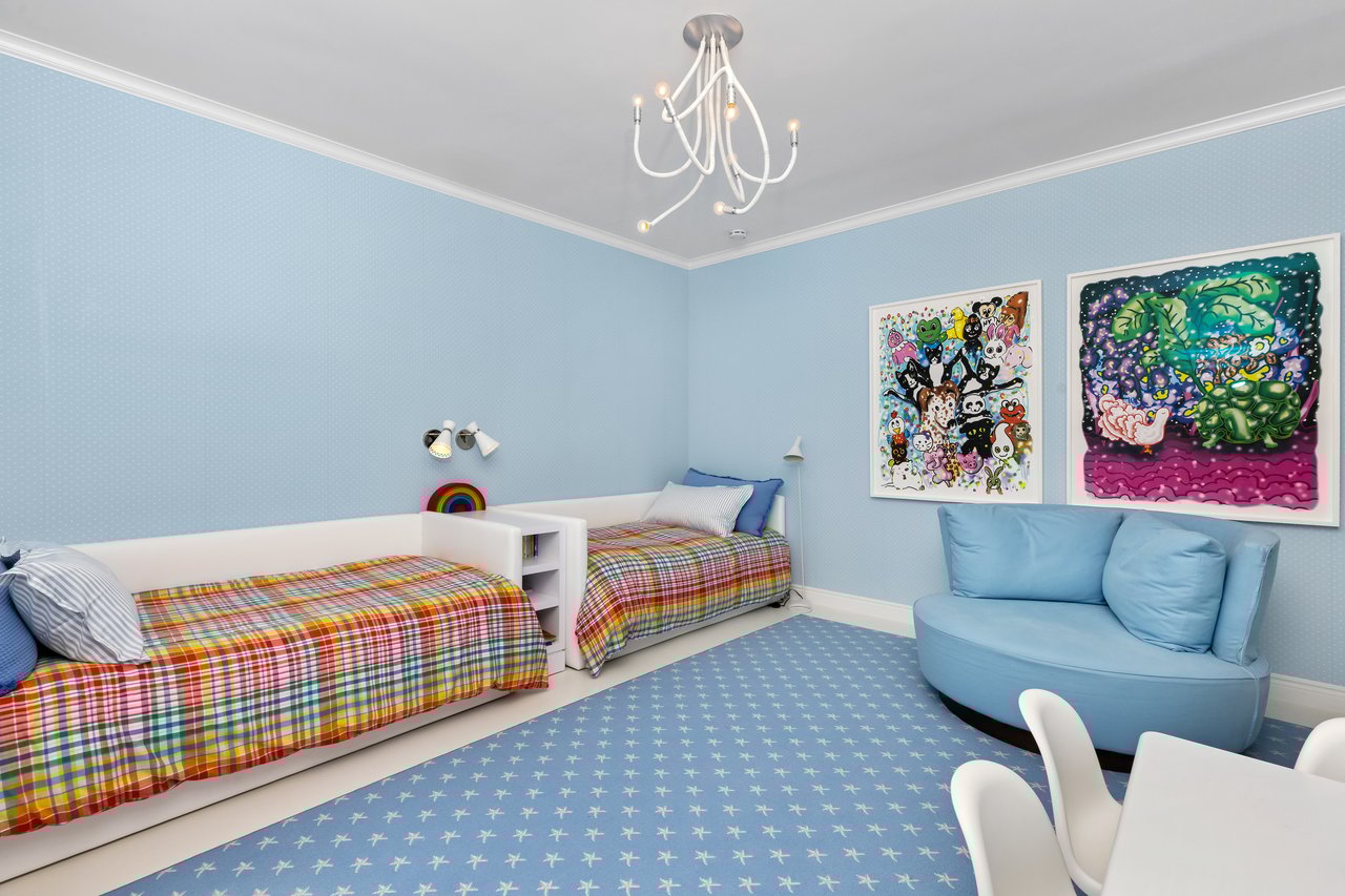 Georgian Waterfront Mansion on Everglades Island