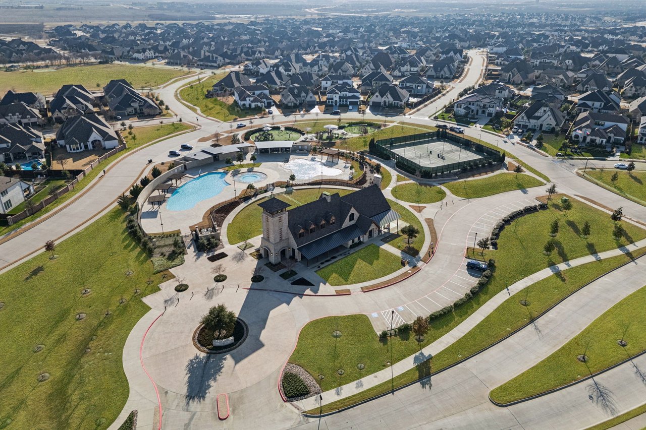 1001 Grassy Shore Ln