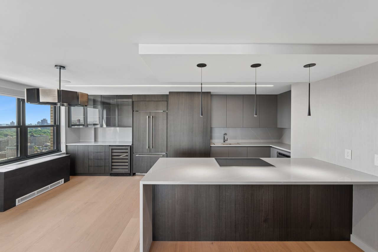 201 West 70th Street, Unit 37B
