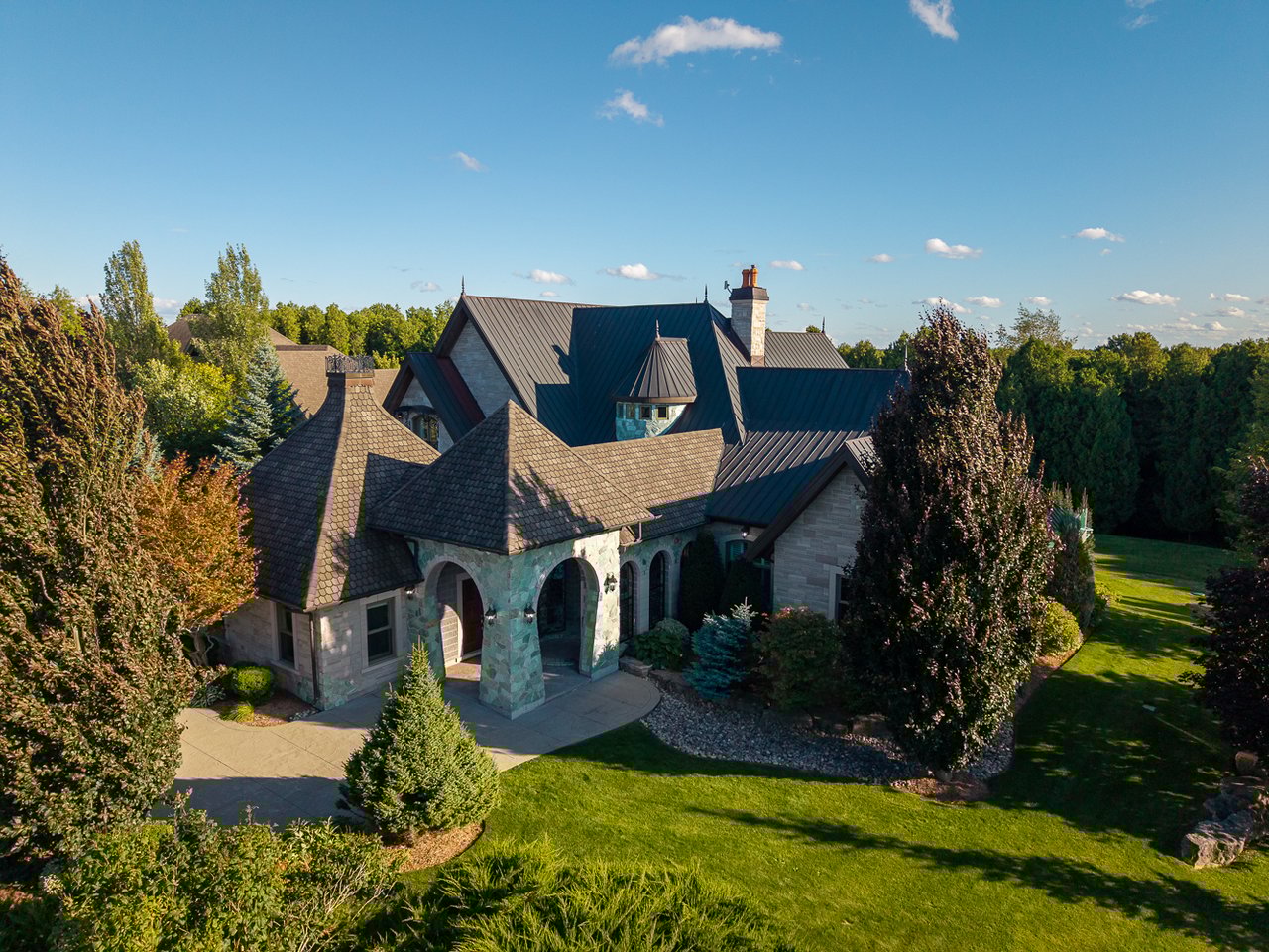  One-Of-A-Kind Residence 