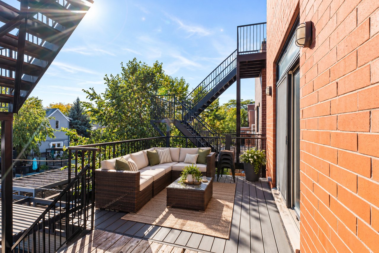 831 W George St #3