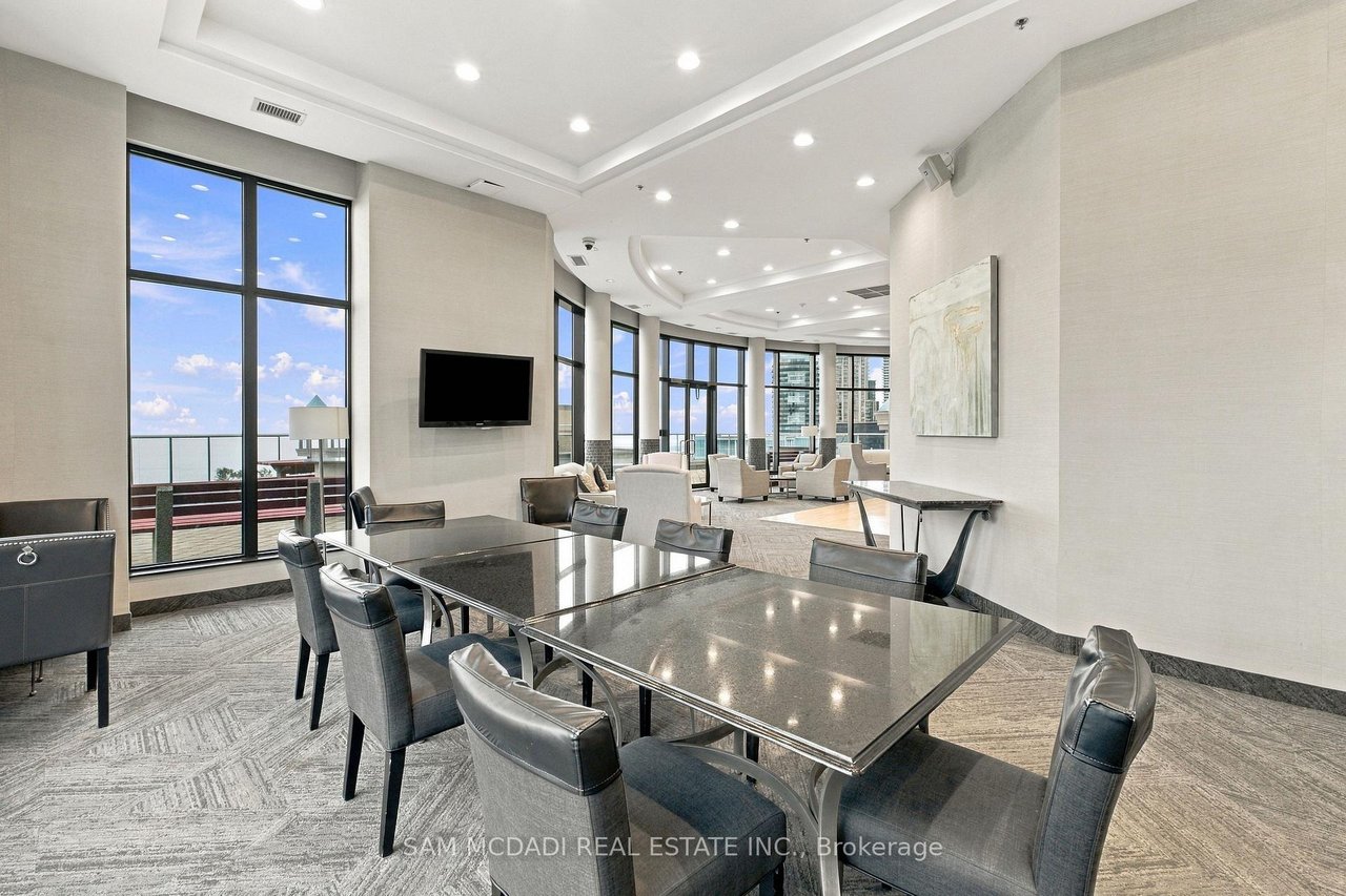 2087 Lake Shore Boulevard W 103, Toronto Unit: 103