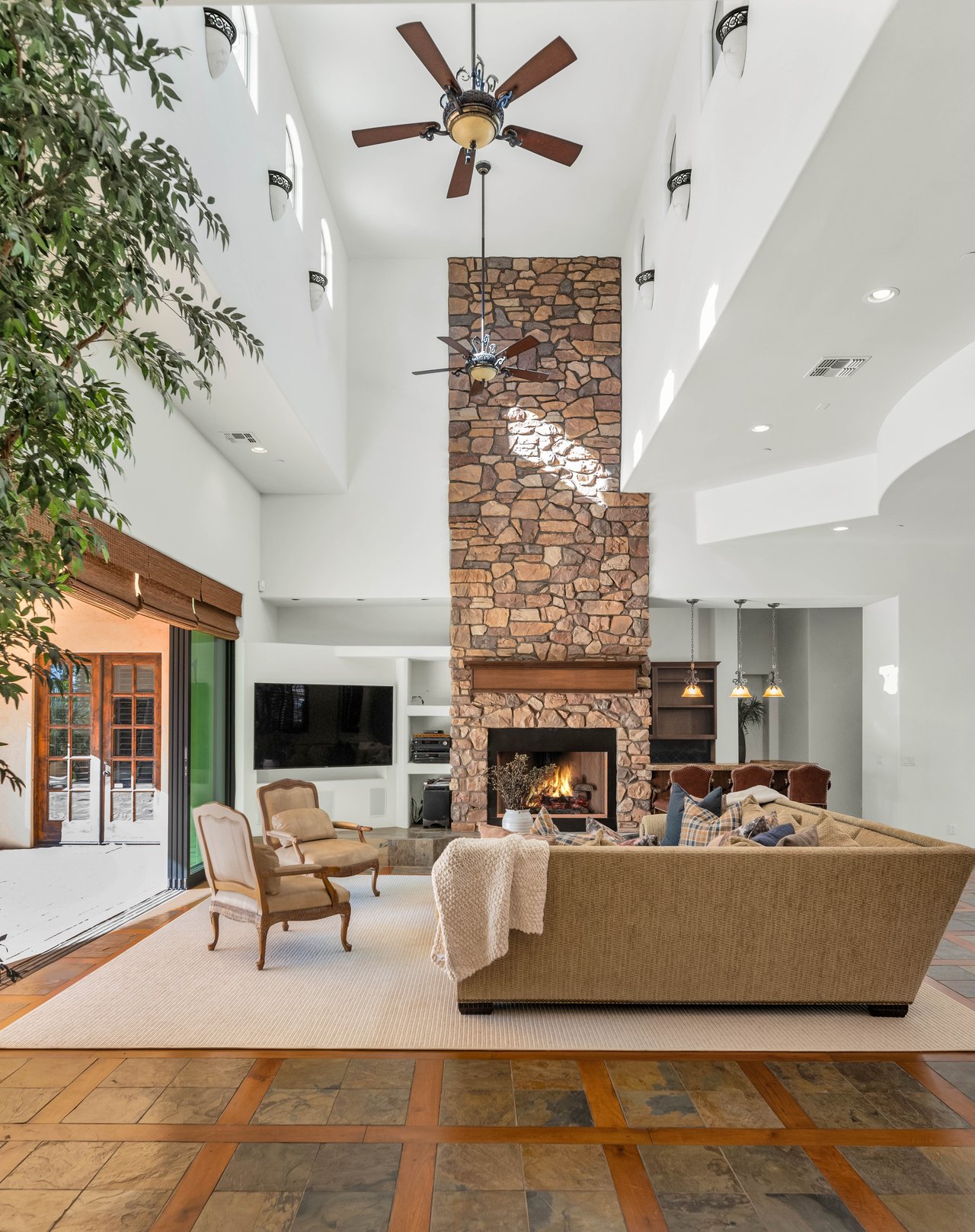 7233 E ROYAL PALM RD