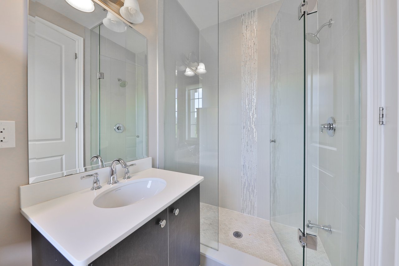 2163 Vineland Crescent, Oakville