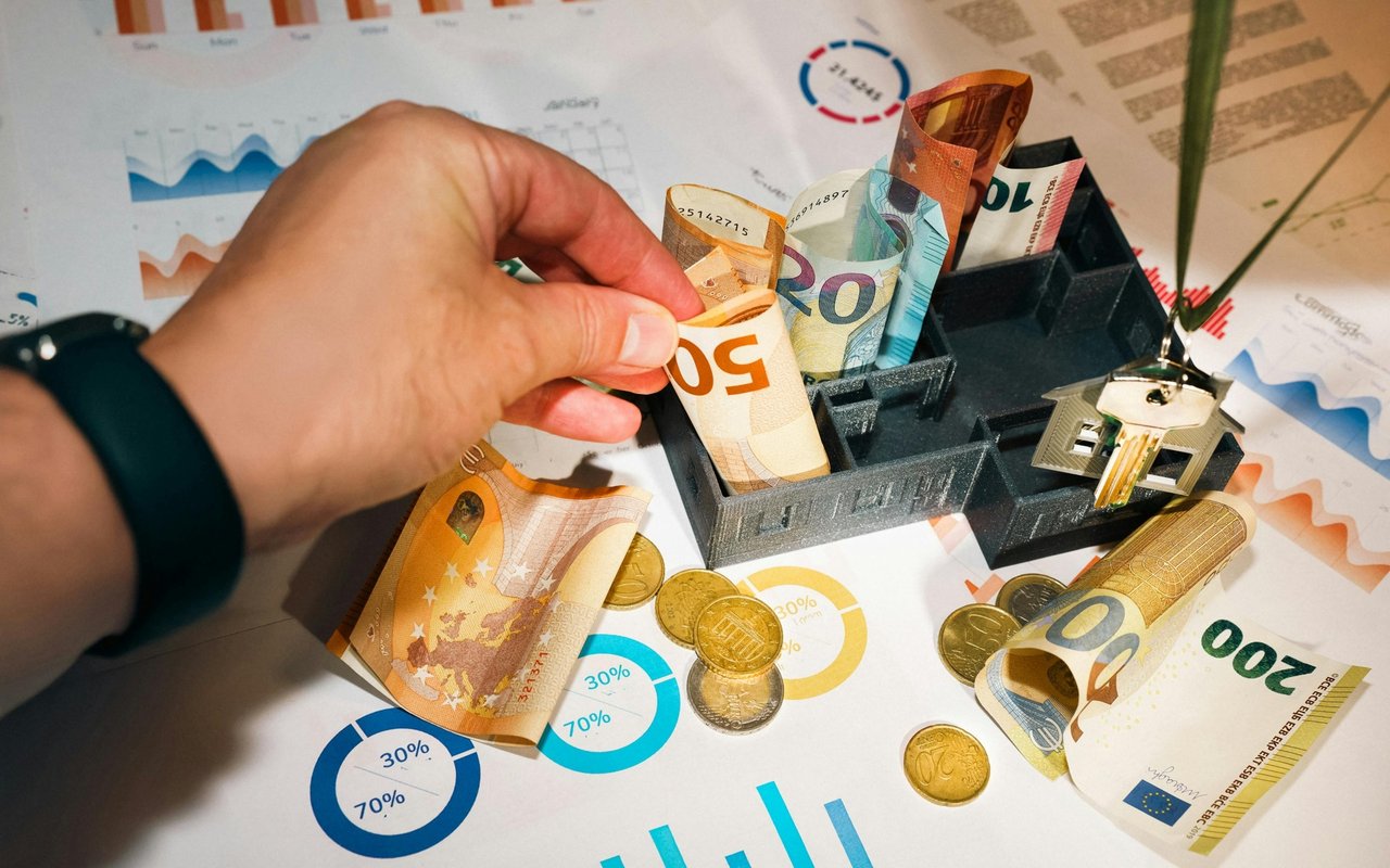 How Much Money Do You Need To Buy A House? A Guide