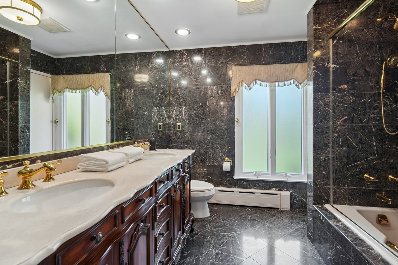 35 Grandview Avenue