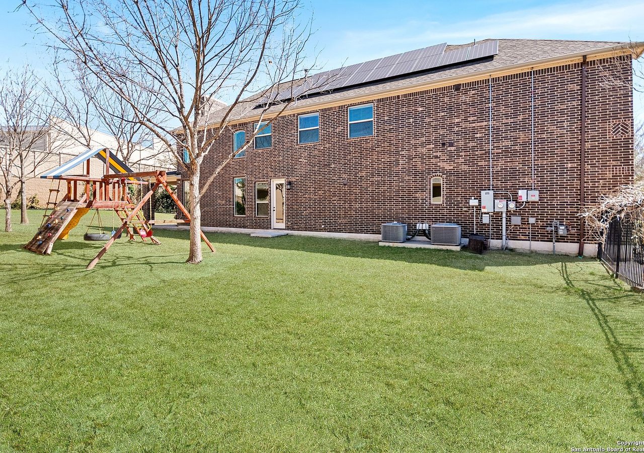 2403 Dunmore Hill