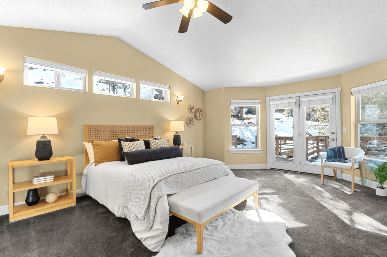 Just Listed: Secluded Retreat with Stunning Views and Spacious Design!