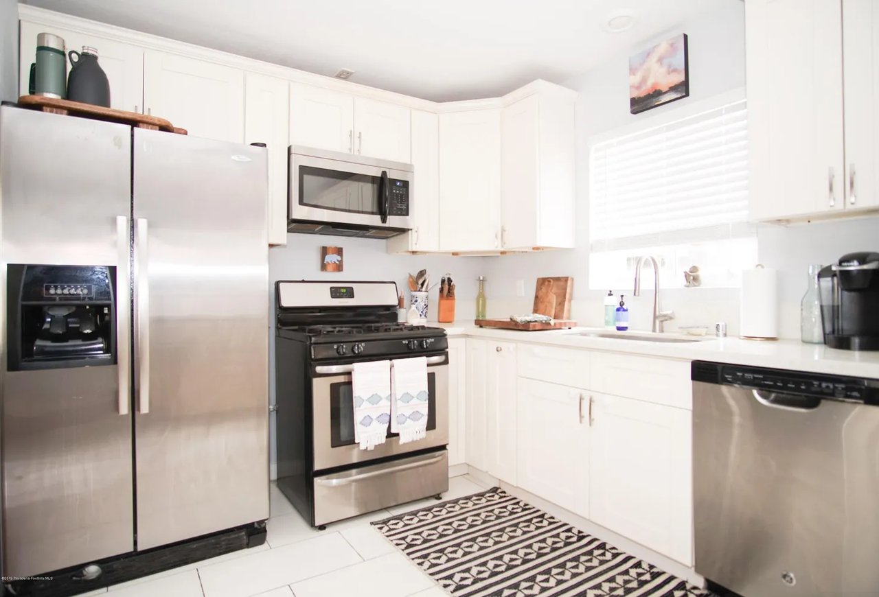 1117 N Buena Vista St