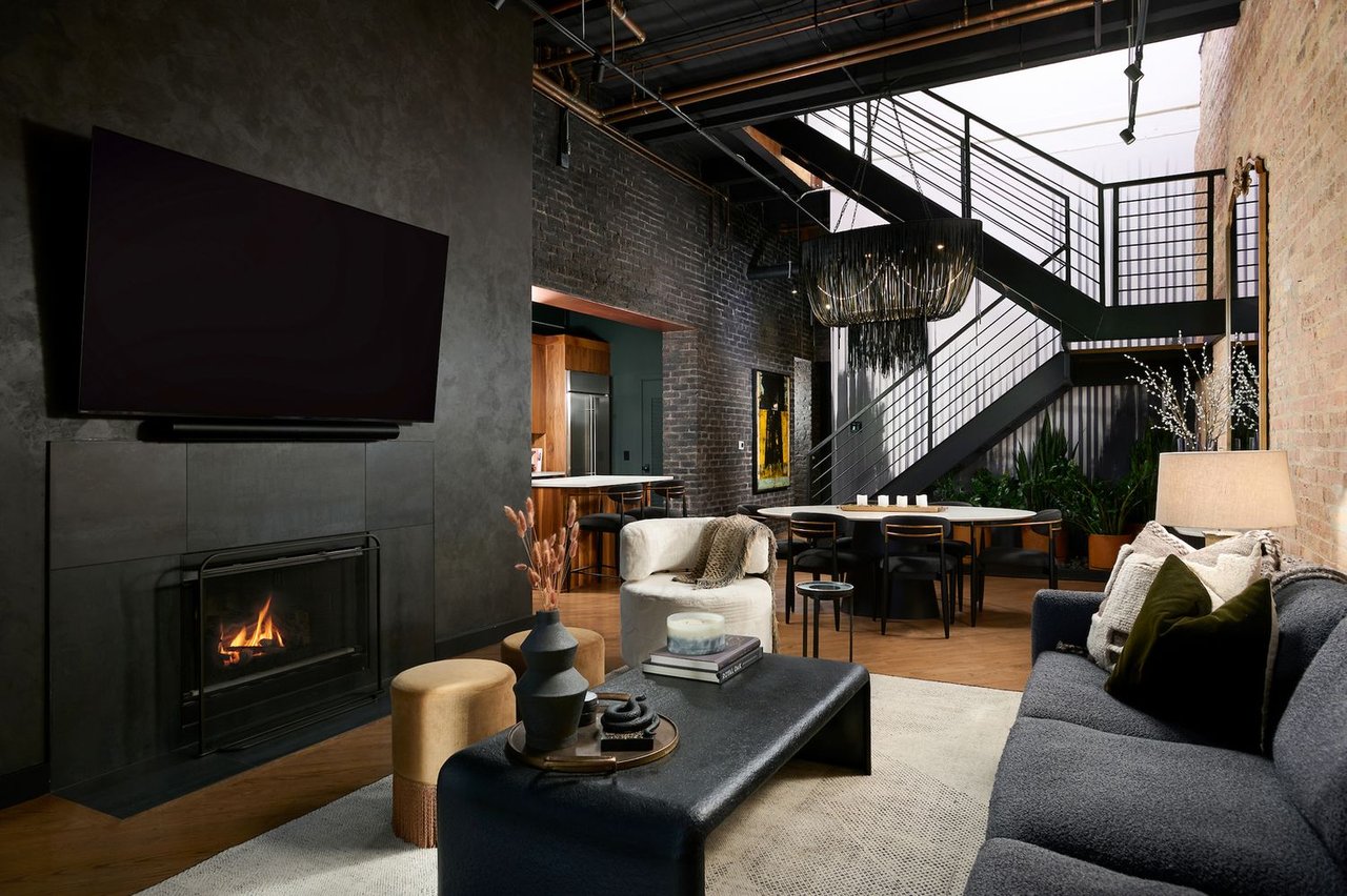 550 N Kingsbury St Unit: 603