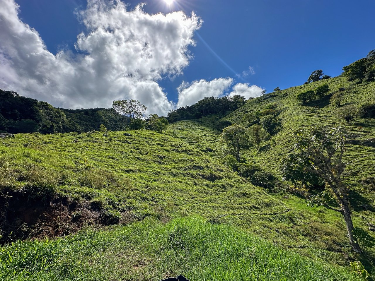  Off-Grid Paradise in Pueblo Nuevo, Rivas – Waterfall, Forest & Views