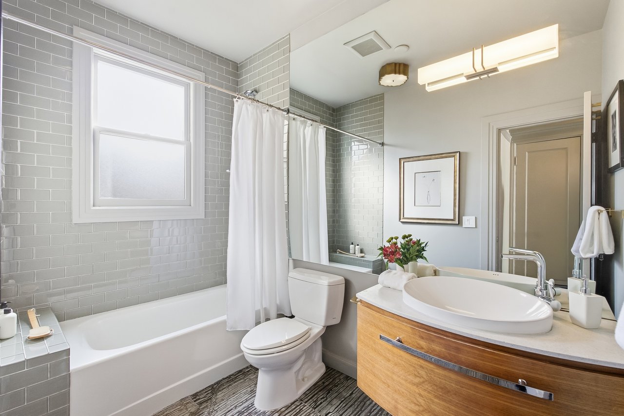  Edwardian Elegance, Reimagined