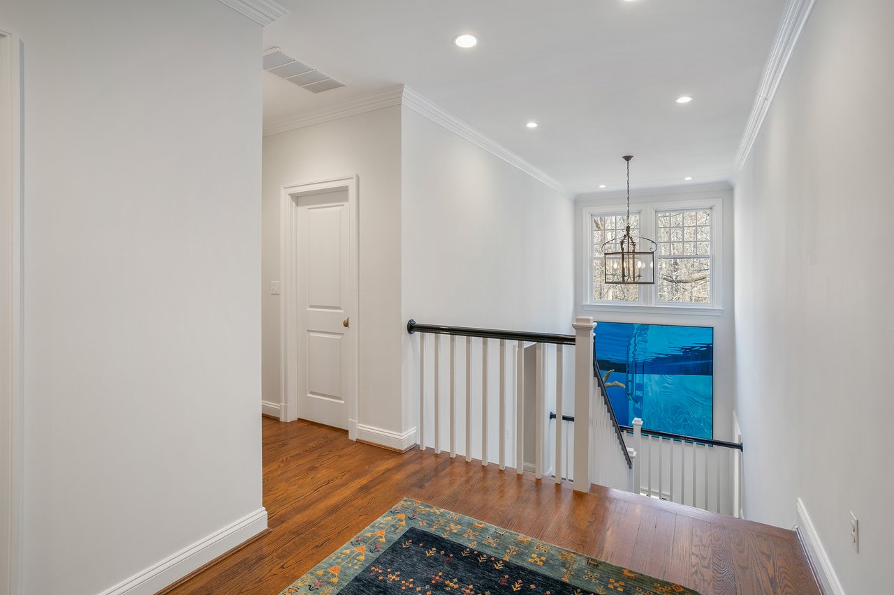 5025 Linnean Ave NW, Washington, DC 20008