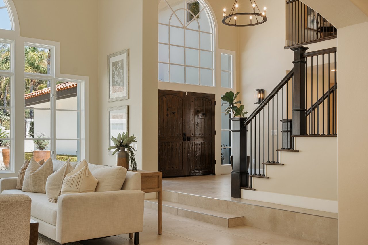 1805 Holly Tree Lane
