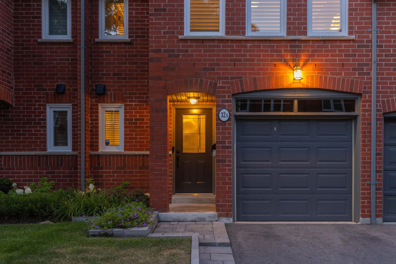 1064 Queen Street W 32A