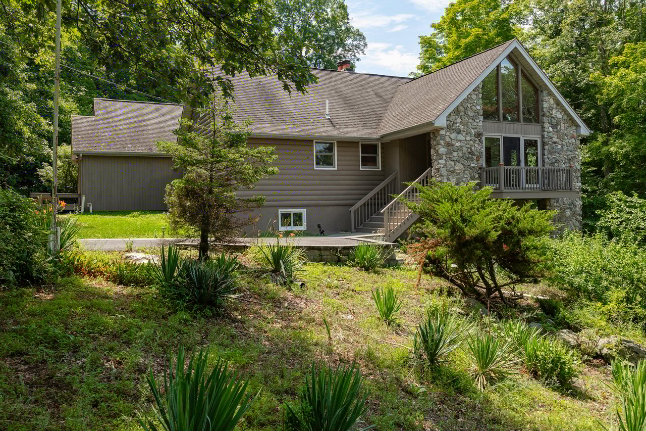 12 Wolf Lane