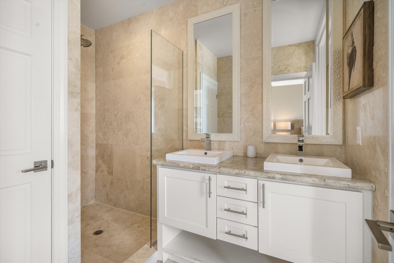 Luxury Oceanview Residence in Palm Cay 