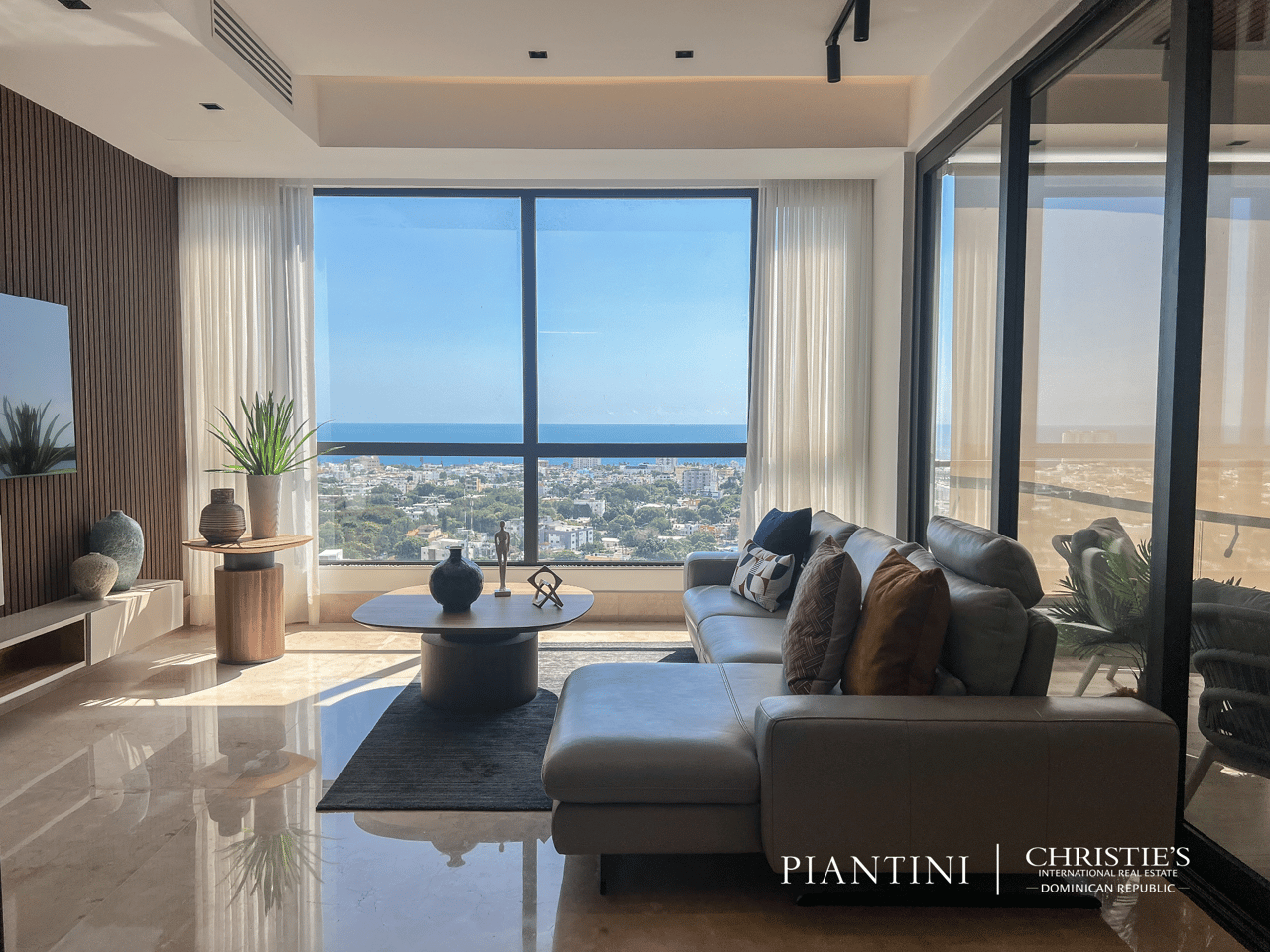 Modern Luxe, Santo Domingo