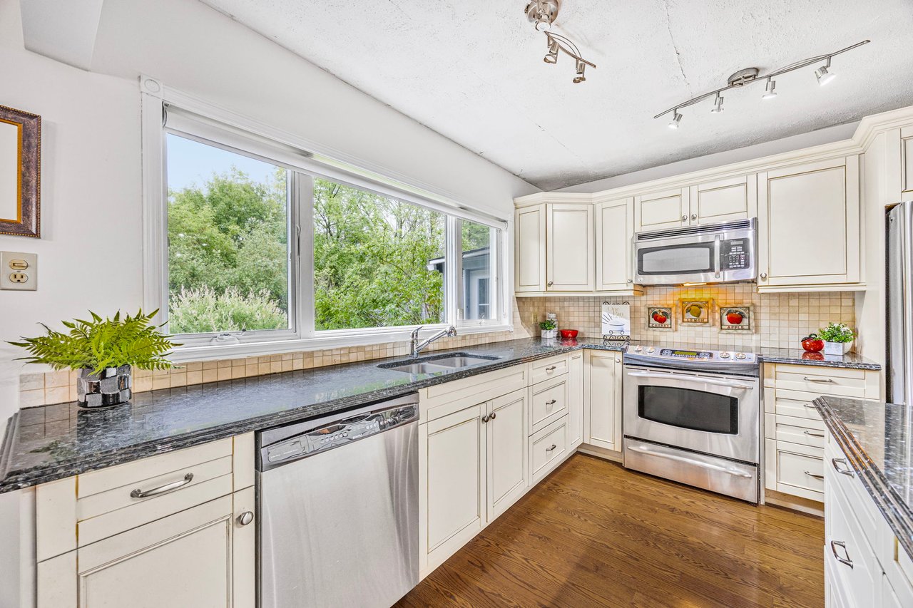 55 Old Church Road, King