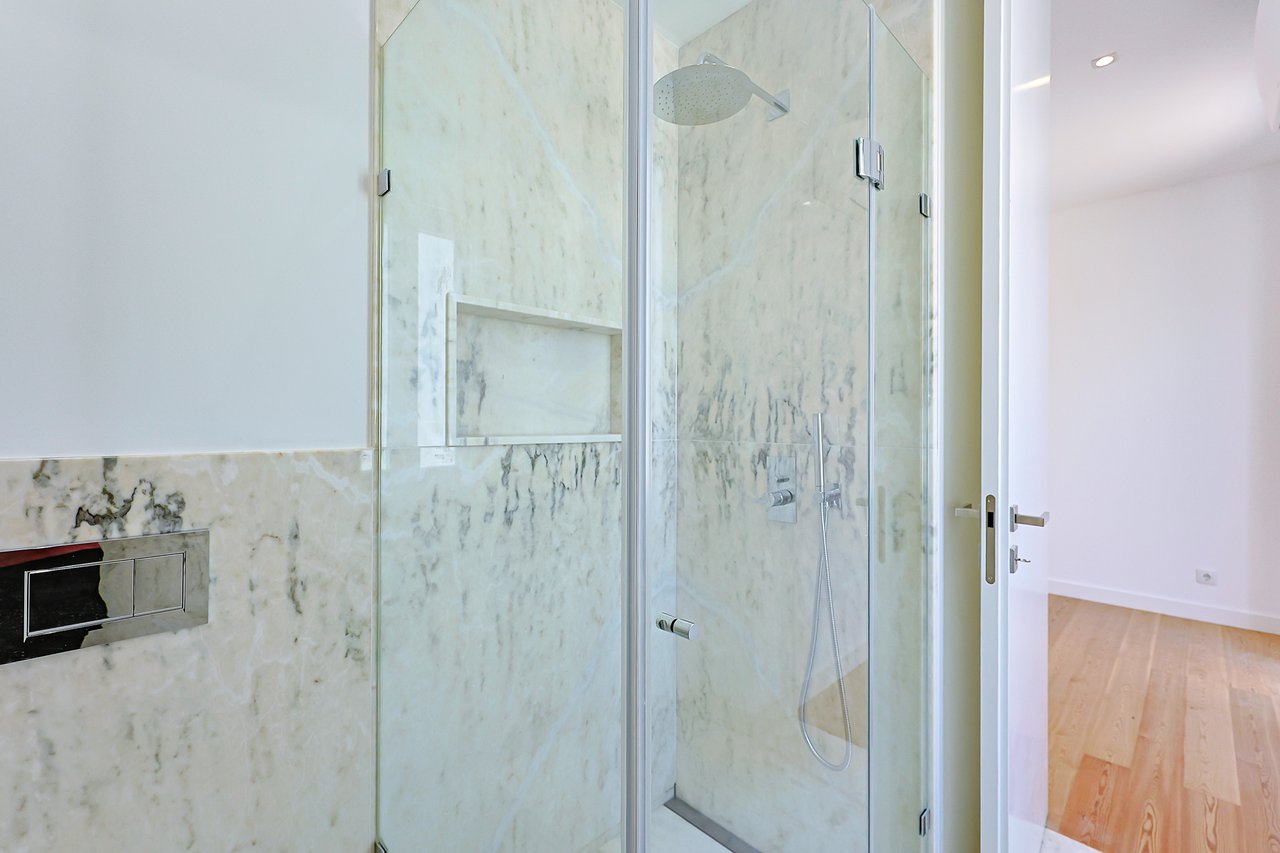 Elegant New T2 Apartment with Two Suites in Monte Estoril
