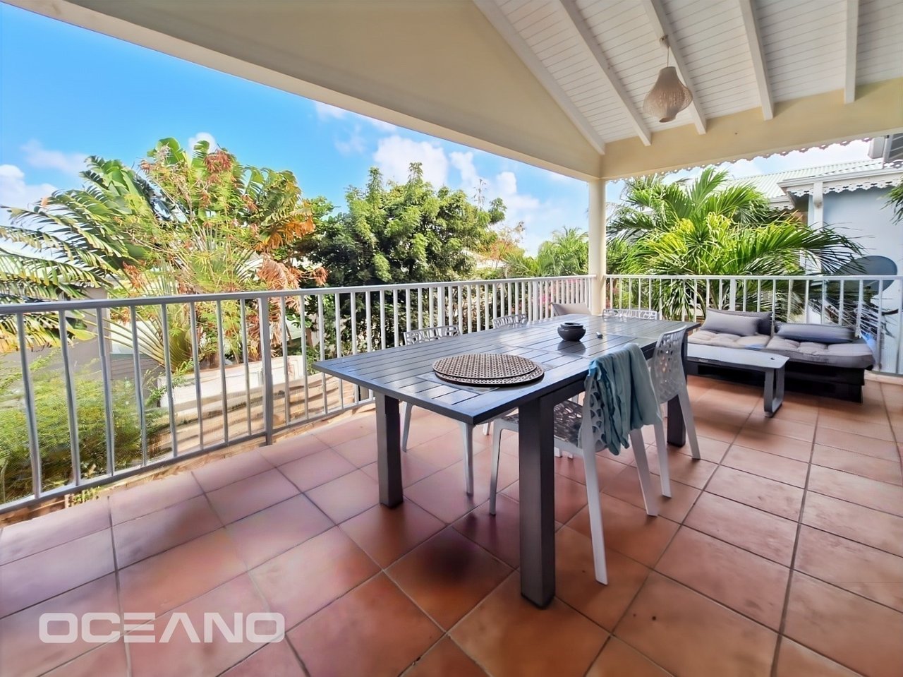 3-bedroom condo - Orient Bay