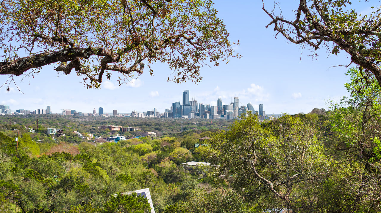 Panoramic Downtown Views