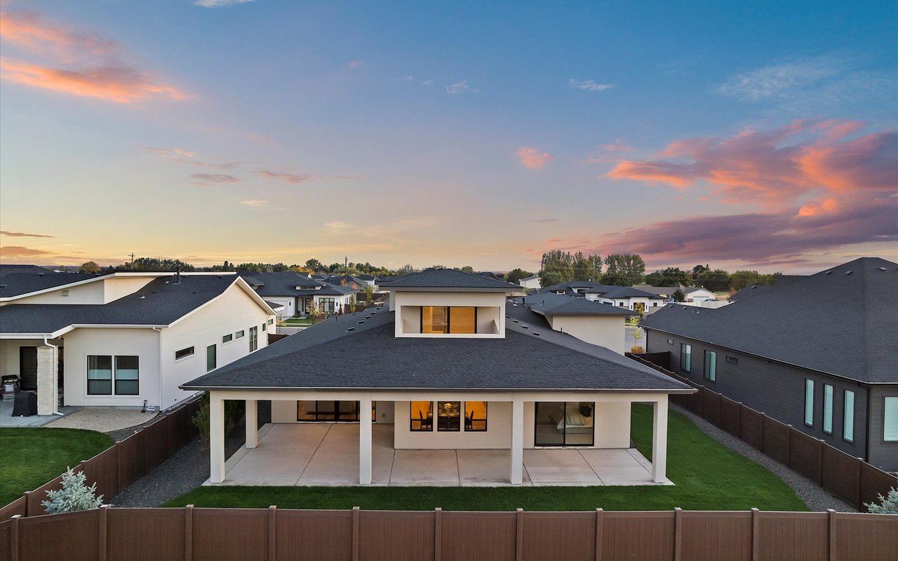 Modern Craftsman at the Base of the Star Foothills