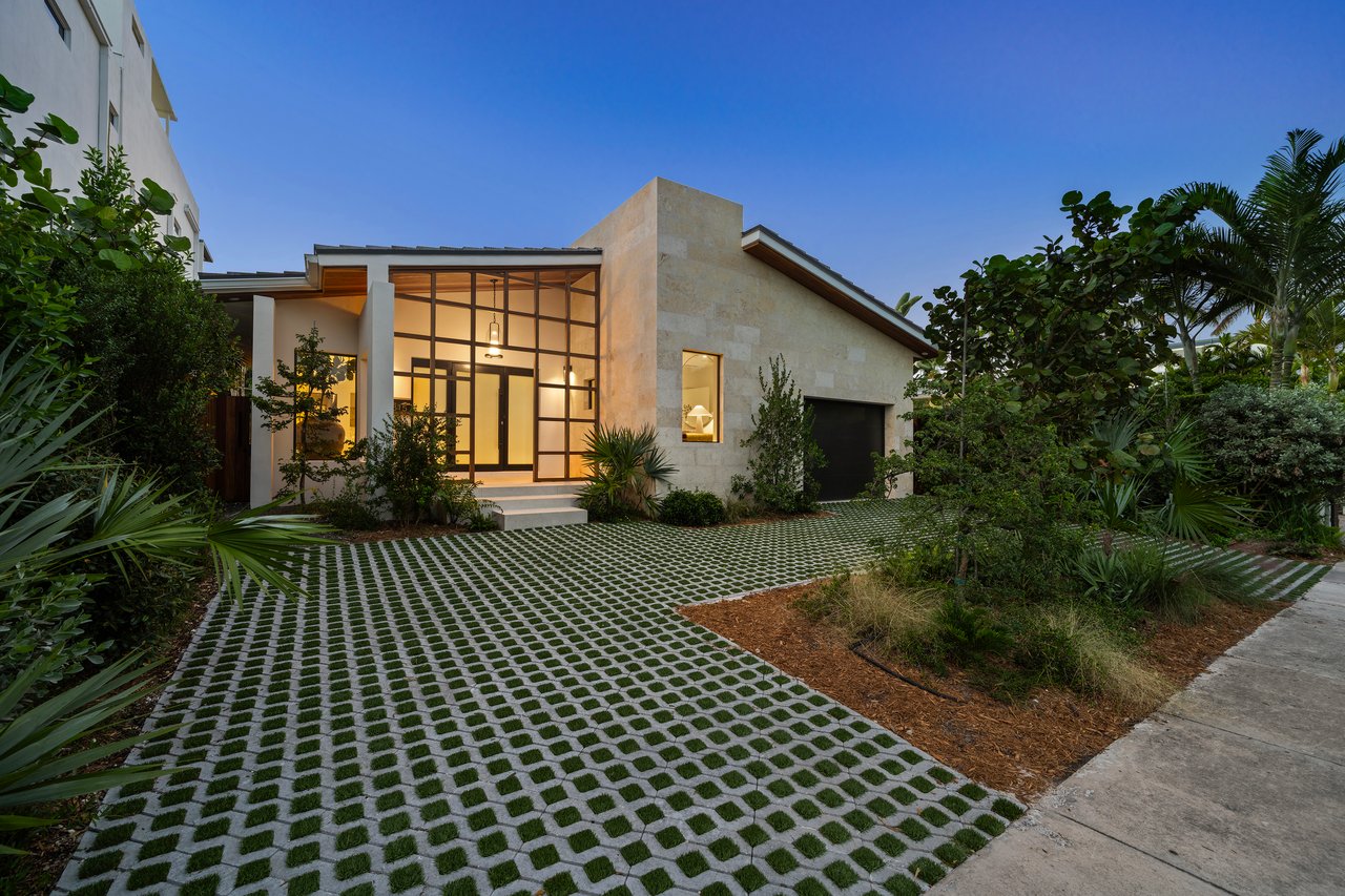 1815 Fairhaven Pl, Miami