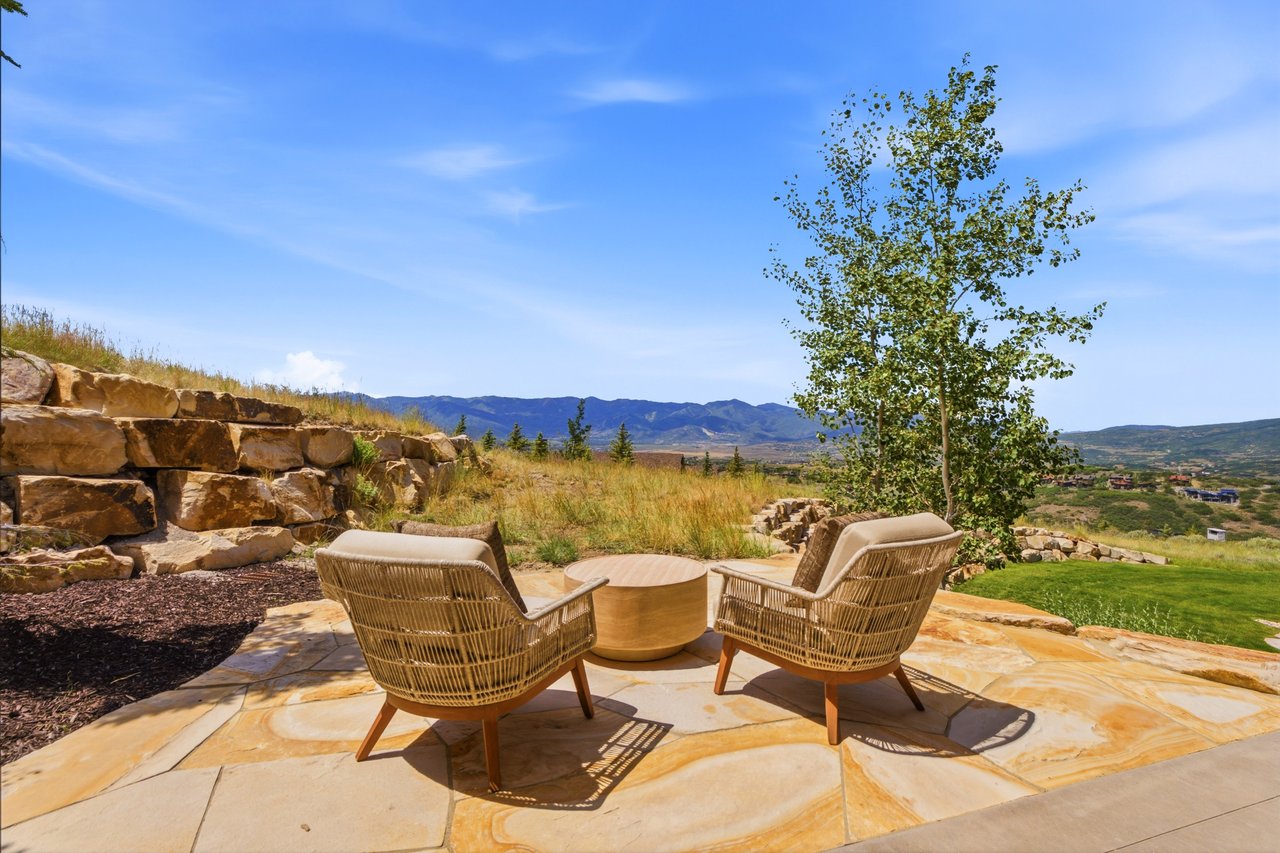 Top-of-Promontory Architectural Estate — Furnished & Turnkey - Front-Row Mountain Views