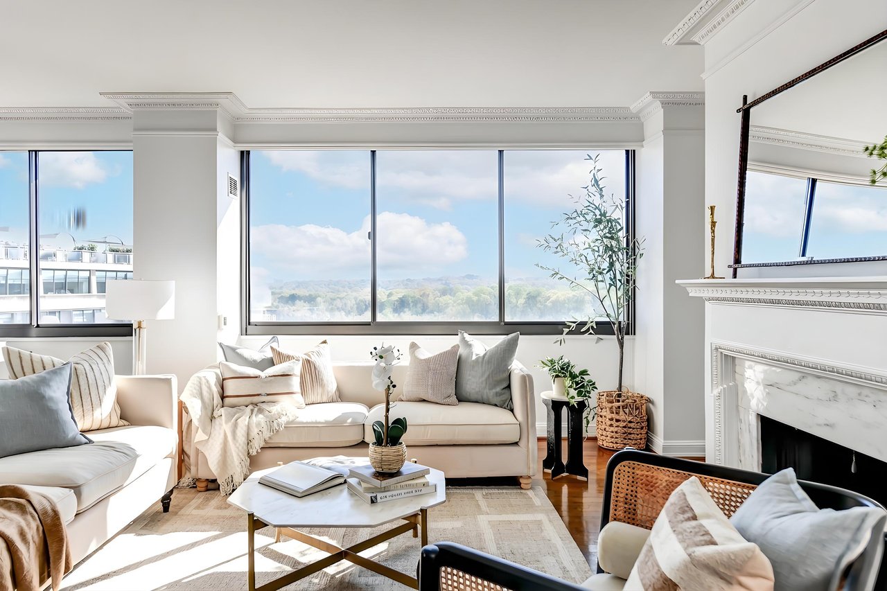 Watergate West Penthouse Seven