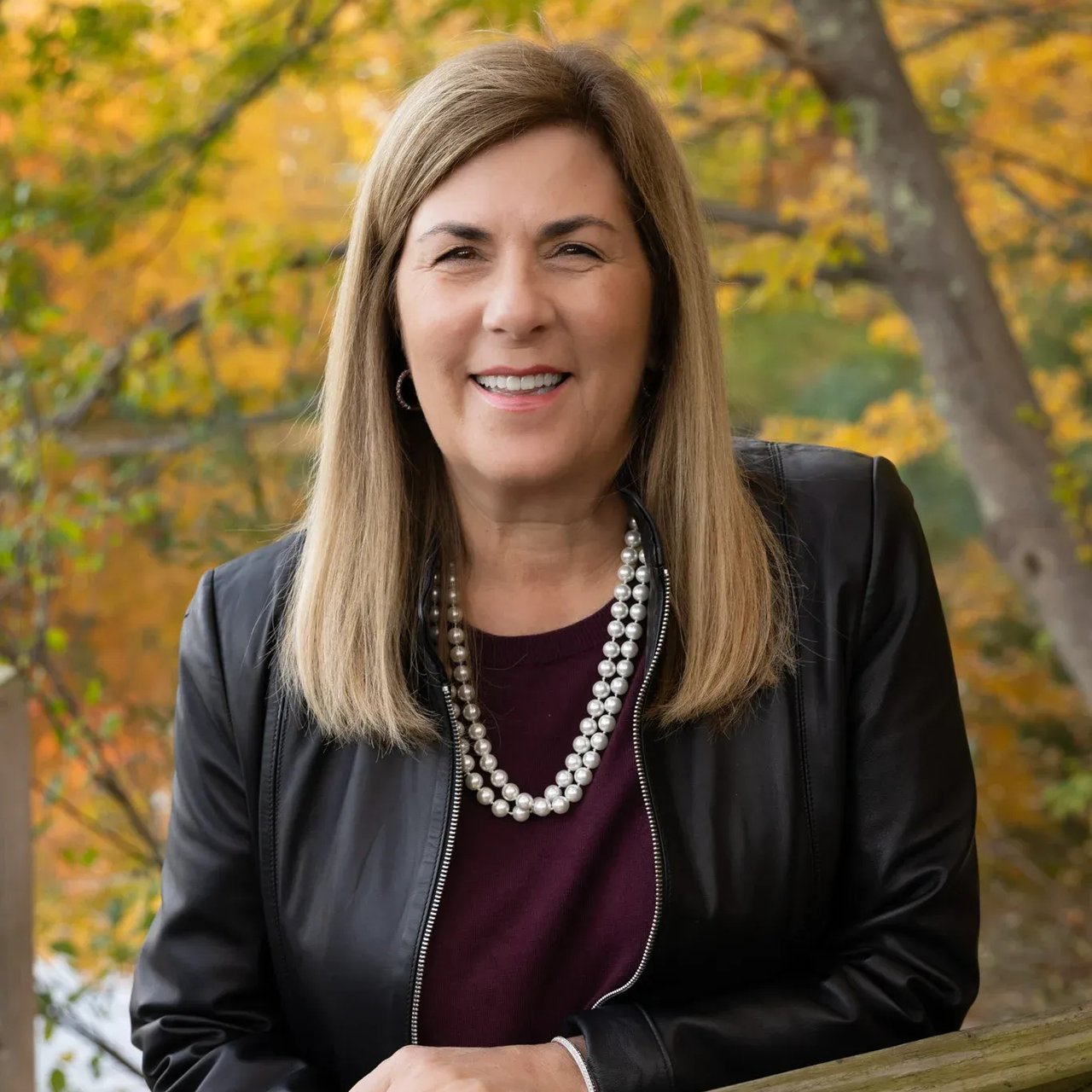 Jane Migdol Needham, MA Real Estate Agent Headshot