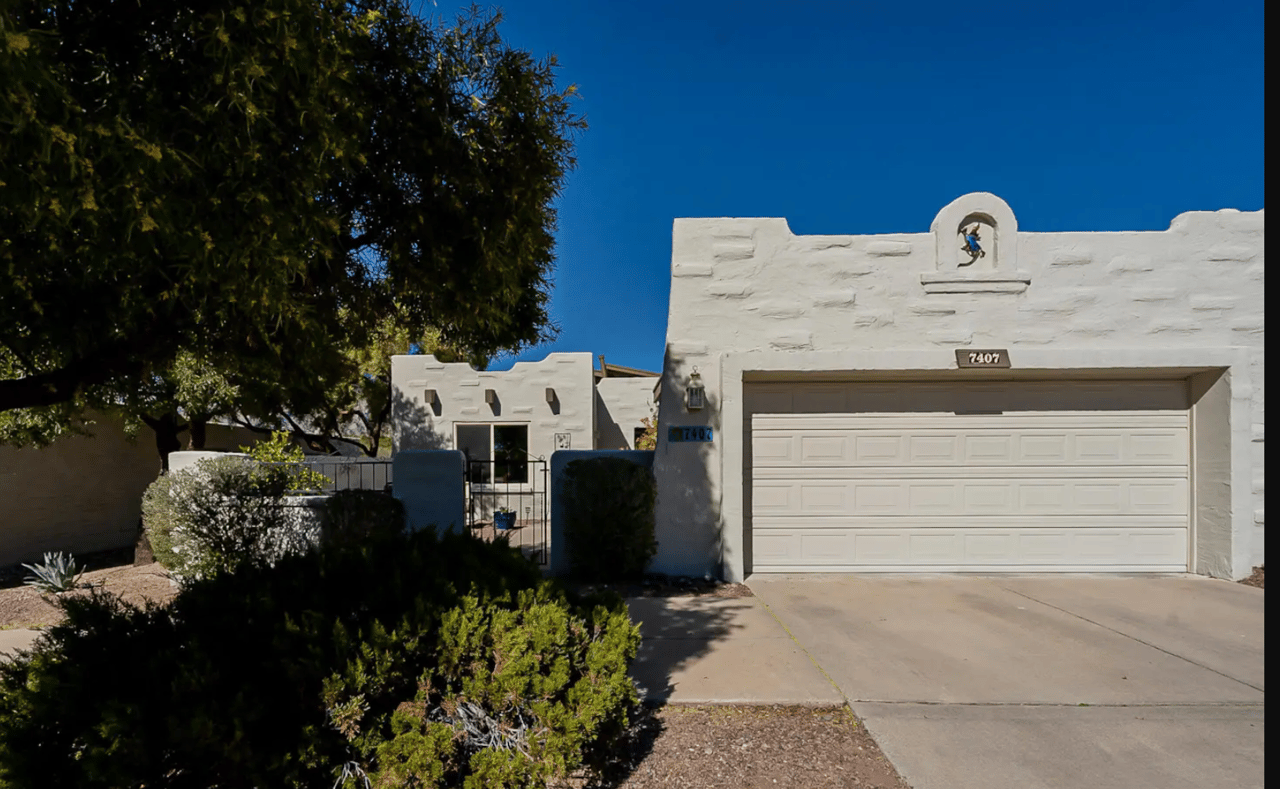 7407 E Wandering Road