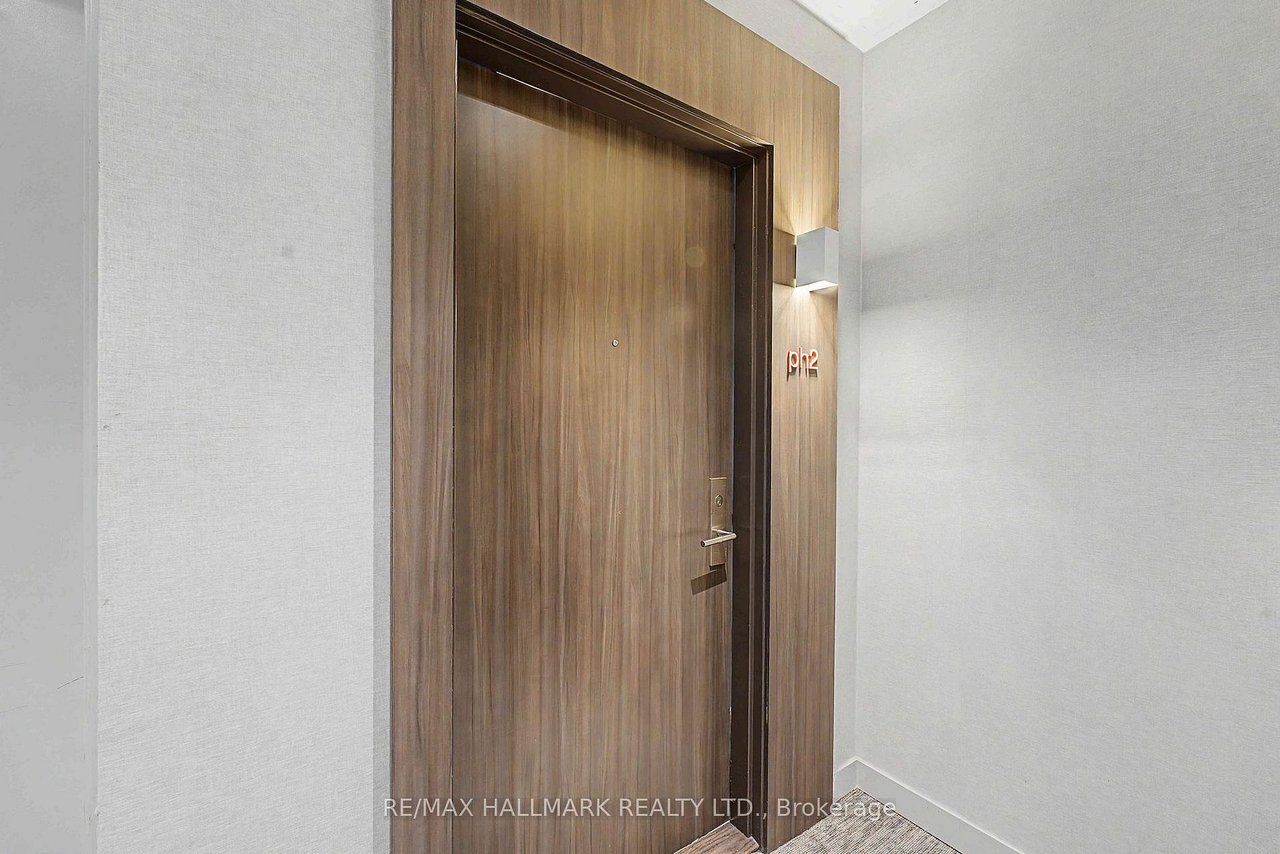 PRESTIGE LIVING AT YONGE & EGLINTON