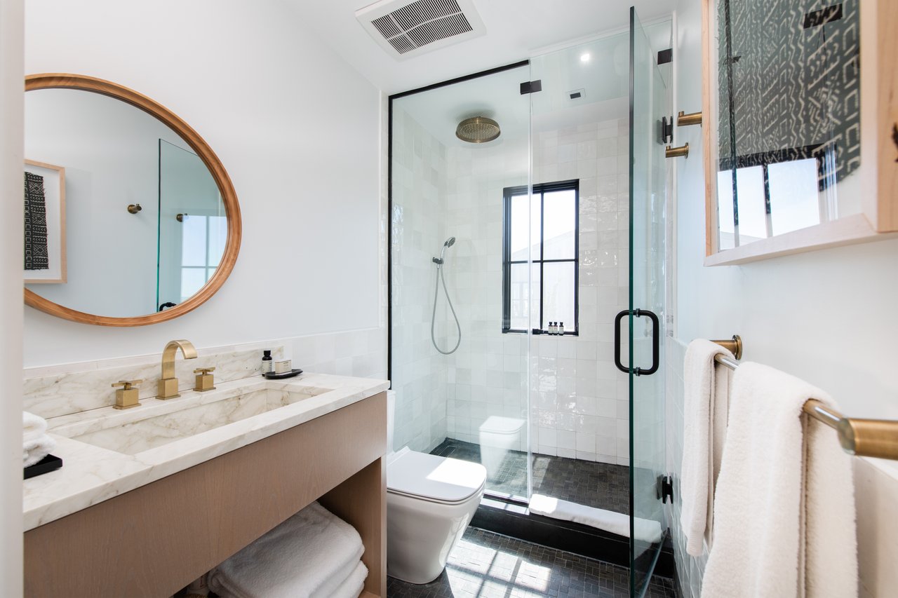 272 Old Montauk Highway, Cottage 1