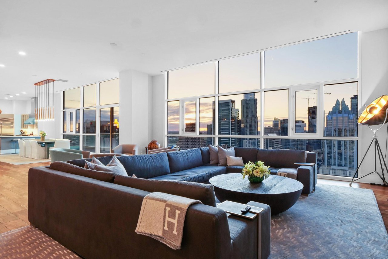 555 E 5th St, Unit 3022