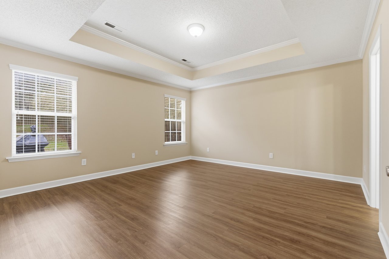 3 Bed 2 Bath Toney Property with Fully Fenced Yard!