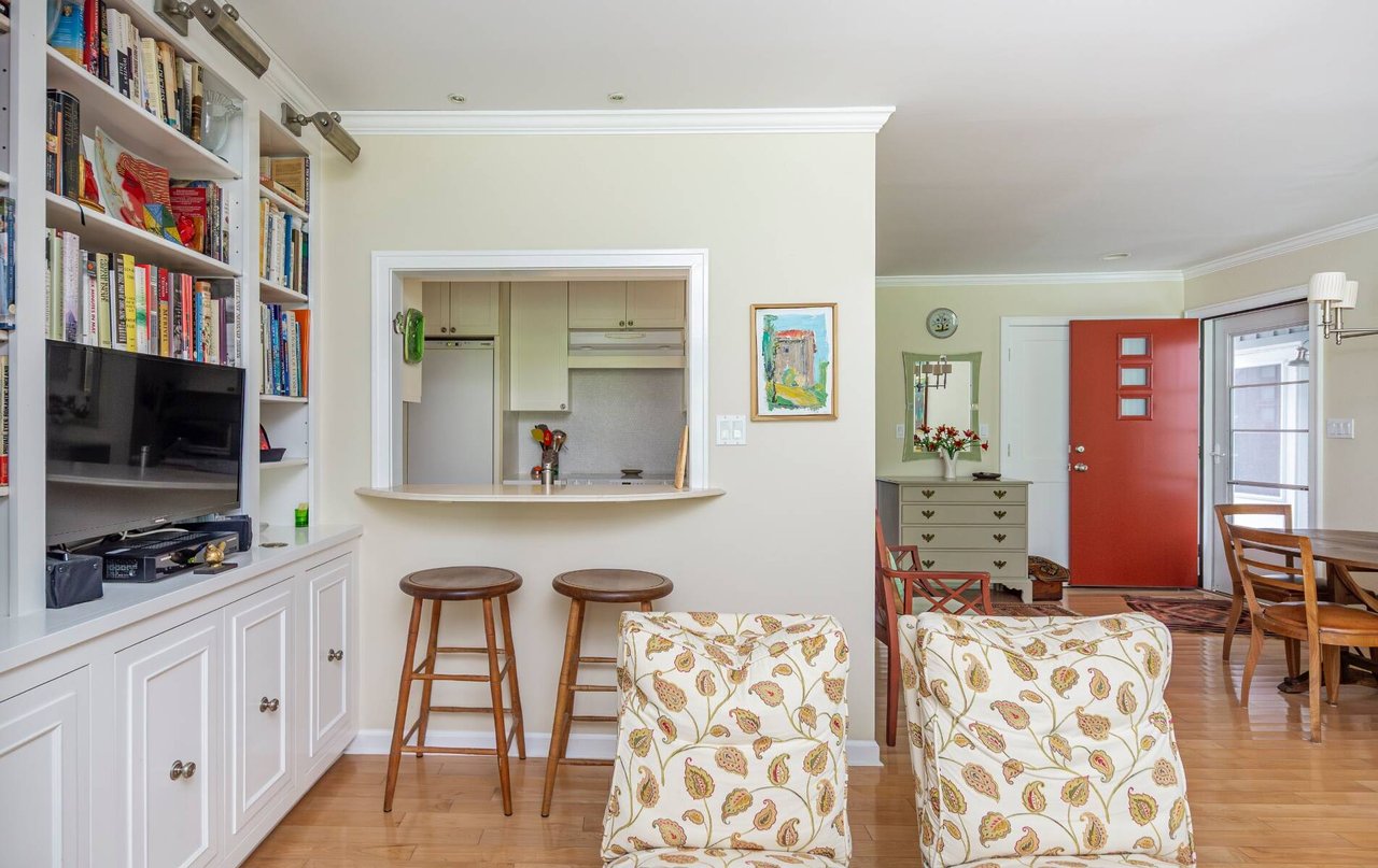 514 Pantigo Rd Unit 5