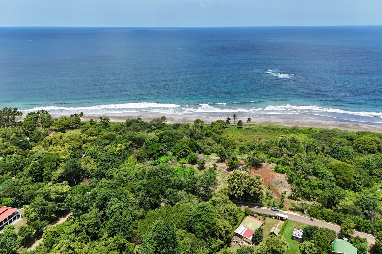 One of a kind Beach Front Parcel in Junquillal Junquillal,