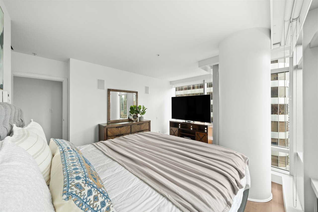 1608-1111 Alberni St