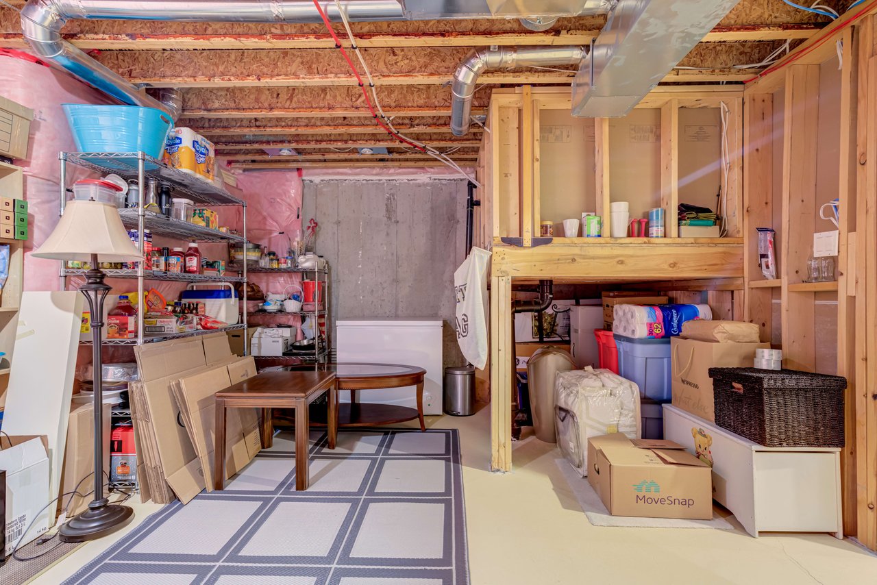 64 Bittersweet St