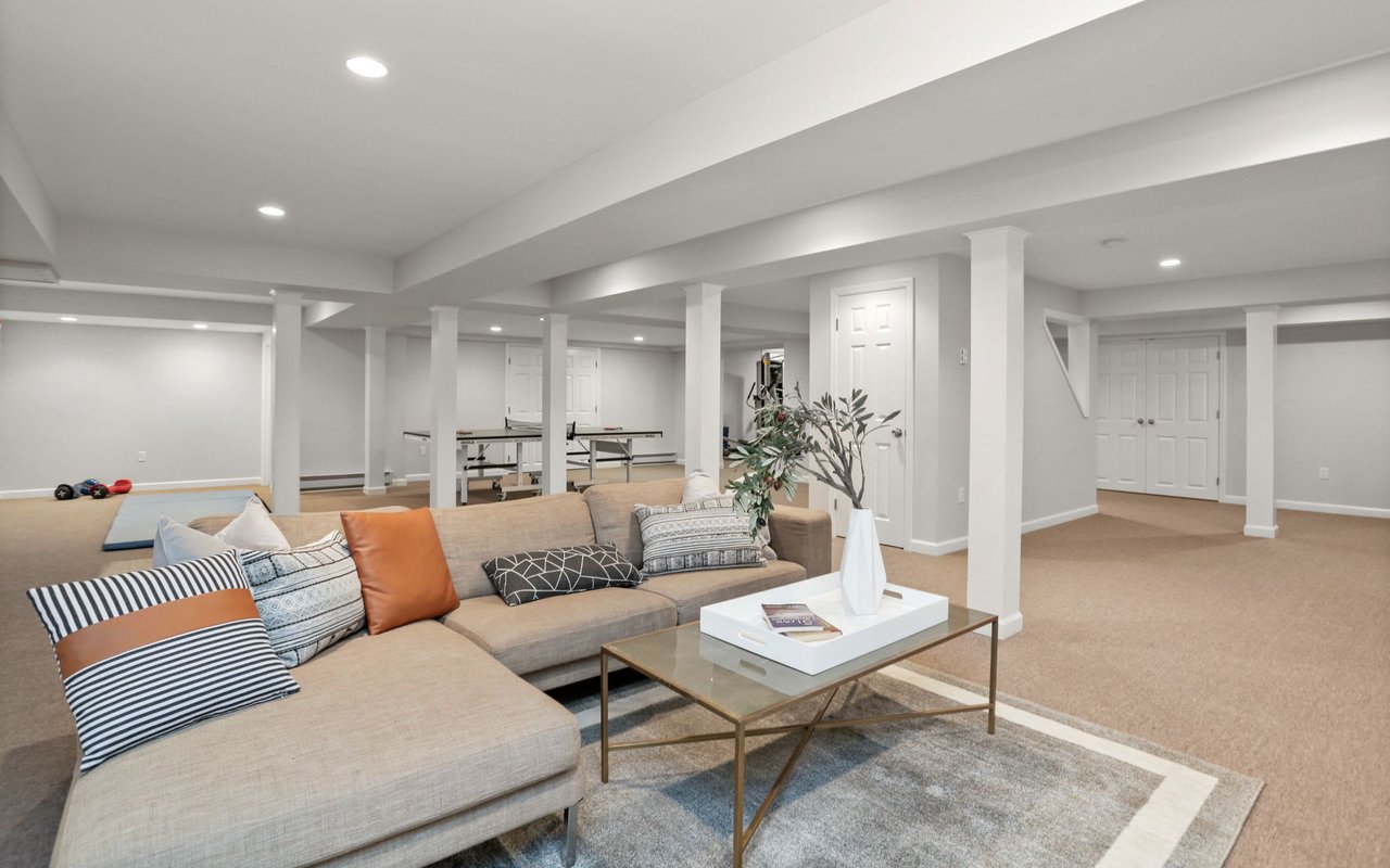 338 Queens Grant Rd