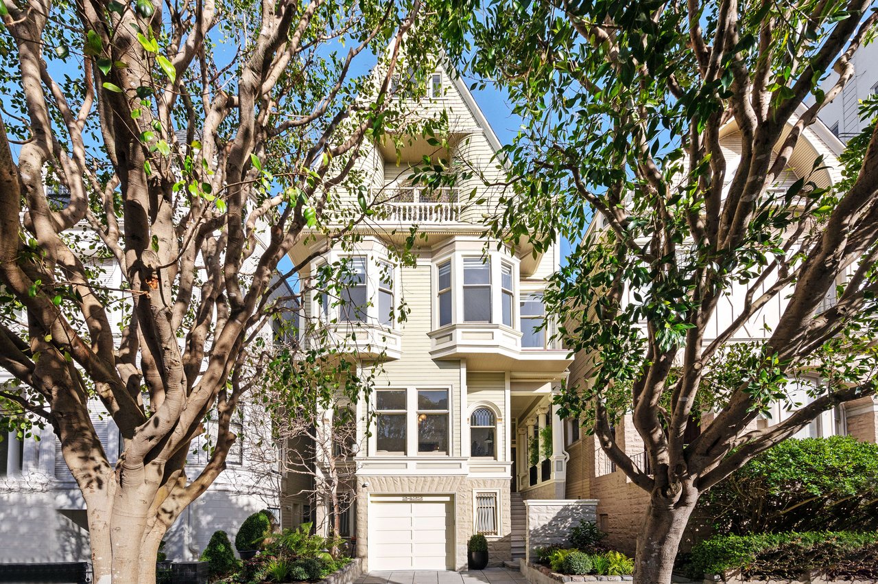 Grand Pacific Heights Home on a Coveted Flat Block between Lafayette & Alta Plaza Parks
