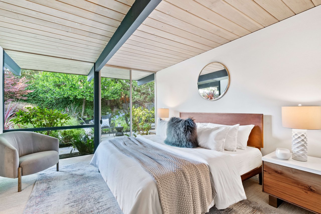 958 Eichler Drive