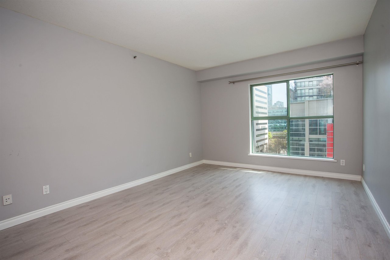804-909 Burrard St