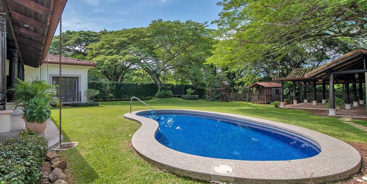 Spanish Colonial Golf Villa, Santa Ana, San Jose