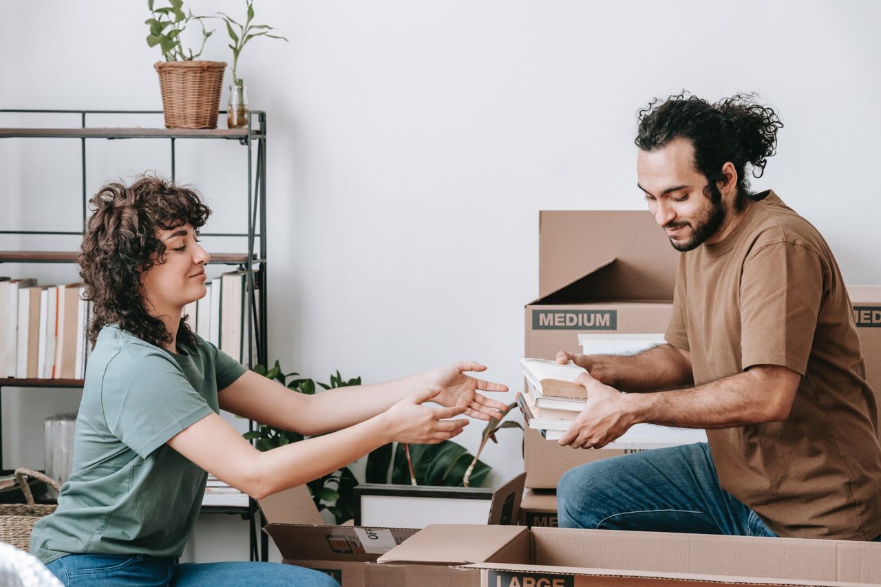 How to cut costs for moving day