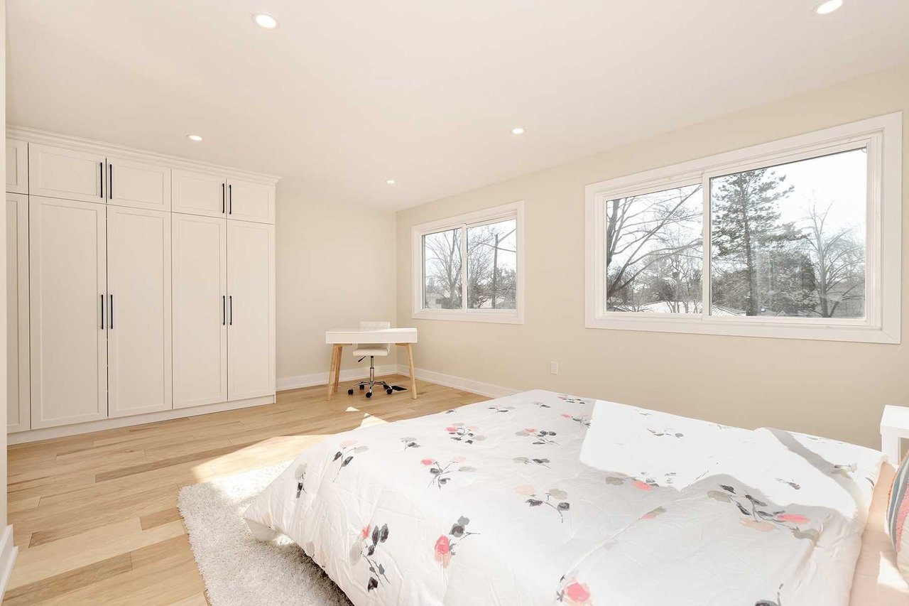 3131 Lenester Dr